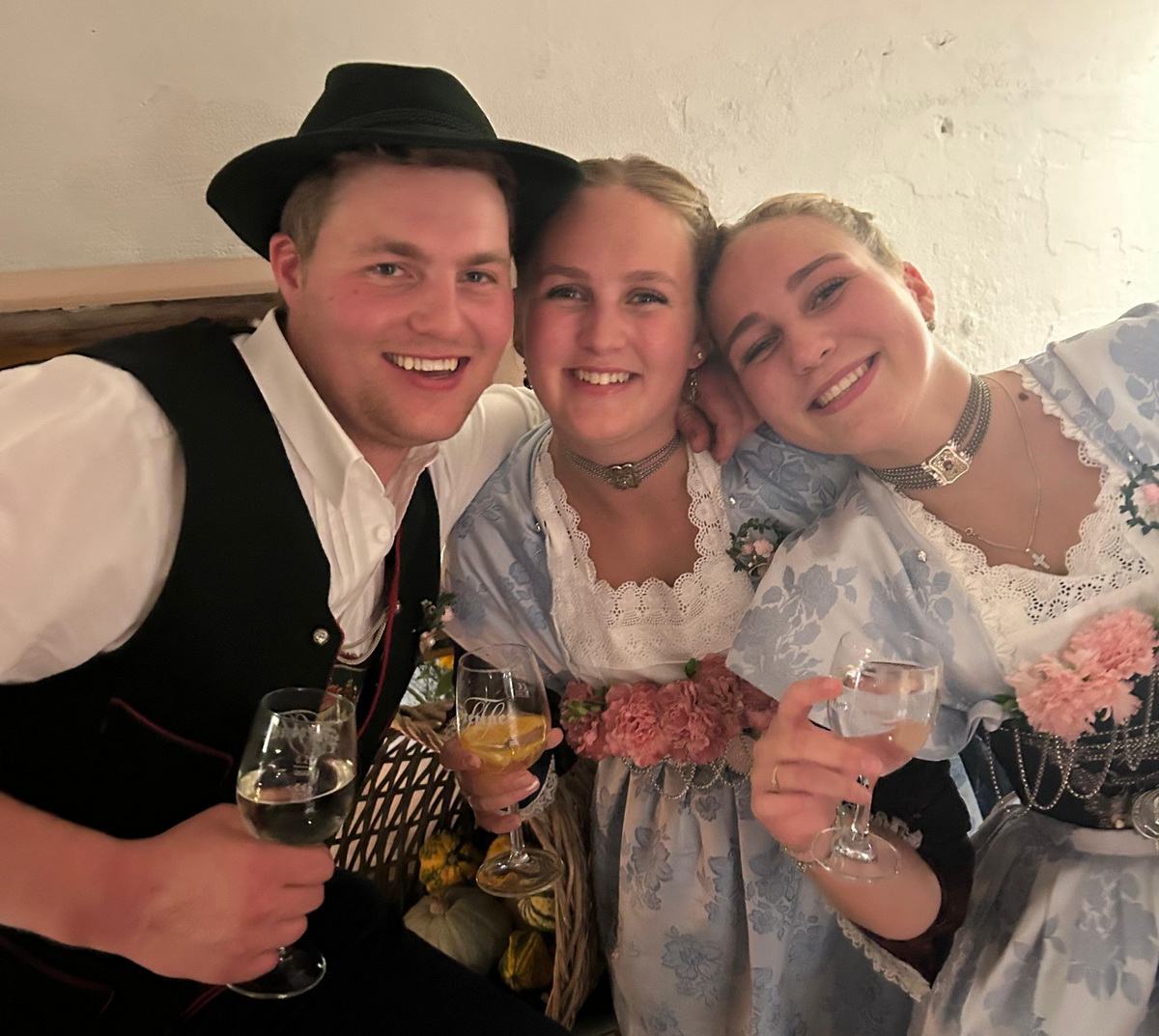 Unsere_Kinder_in_Tracht